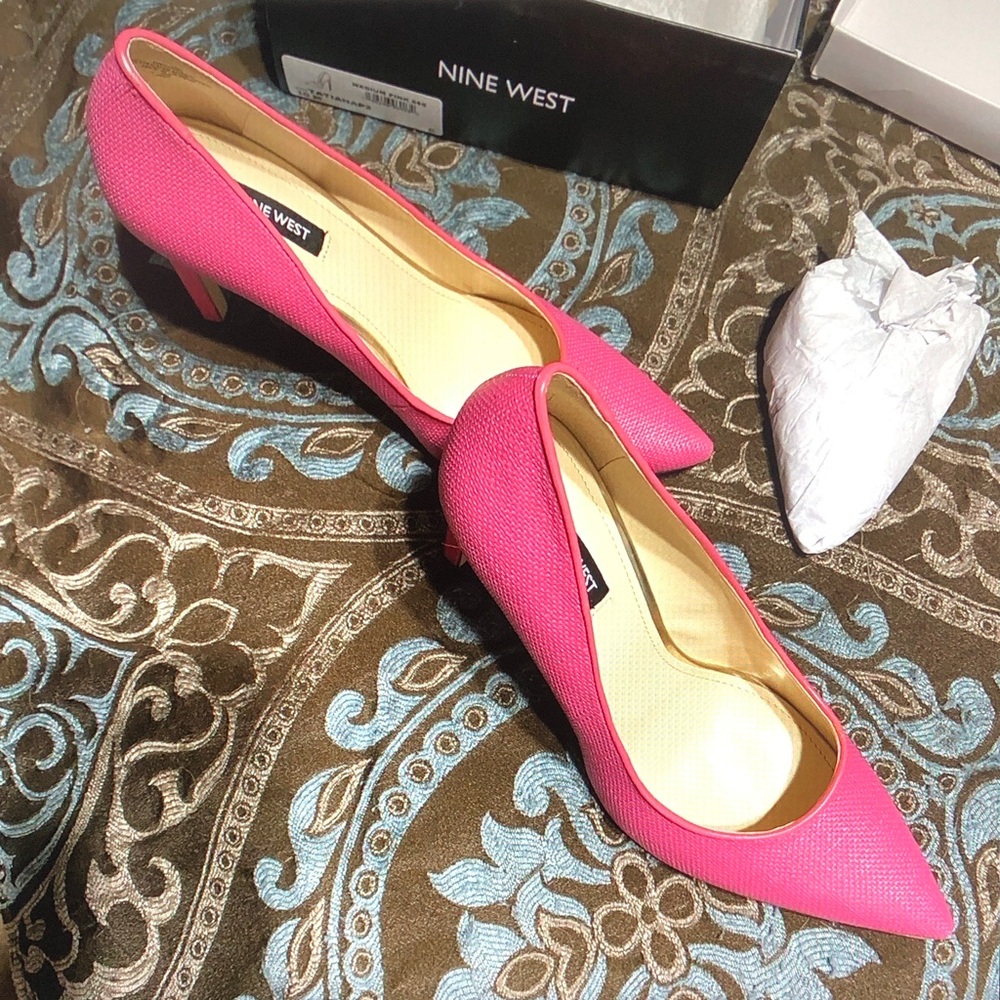 Nine West Fuchsia Textured Pointed-Toe Mid Heels